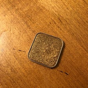 “Gold Digger” Seint Beauty eyeshadow